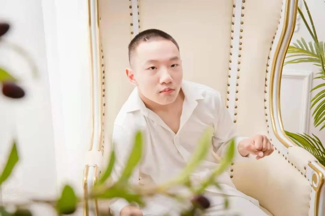电竞百态｜用脚直播的脑性瘫痪少年